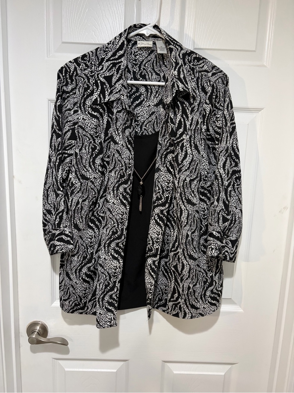 KIM ROGERS Black & White Printed Blouse with Connected Shell & Necklace